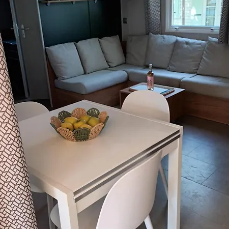 Kompleks wypoczynkowy Mobilhome 6-8 Personnes - La Carabasse *
