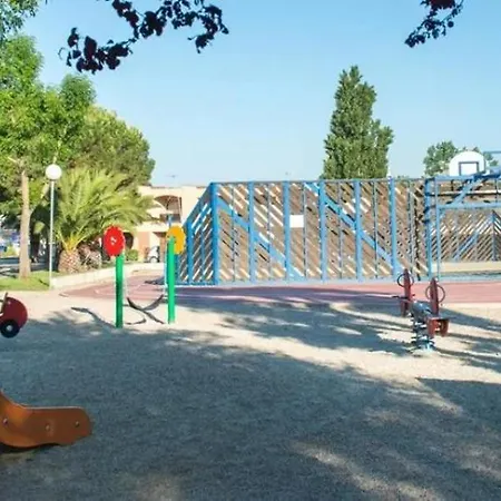 Kompleks wypoczynkowy Mobilhome 6-8 Personnes - La Carabasse