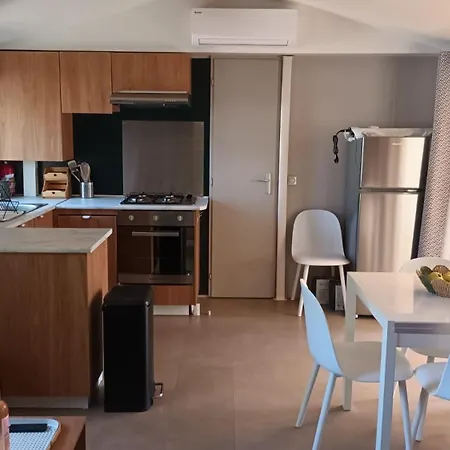 Prázdninový areál Mobilhome 6-8 Personnes - La Carabasse *